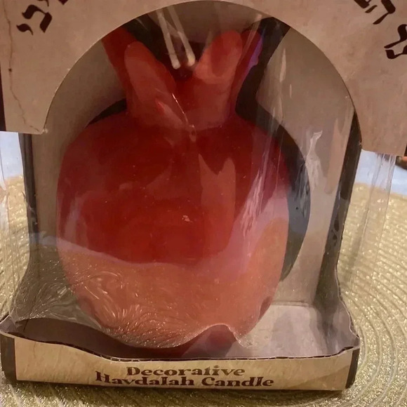 DECORATIVE Havdalah Candle, red pomegranate , brand new in box - Picture 3 of 3